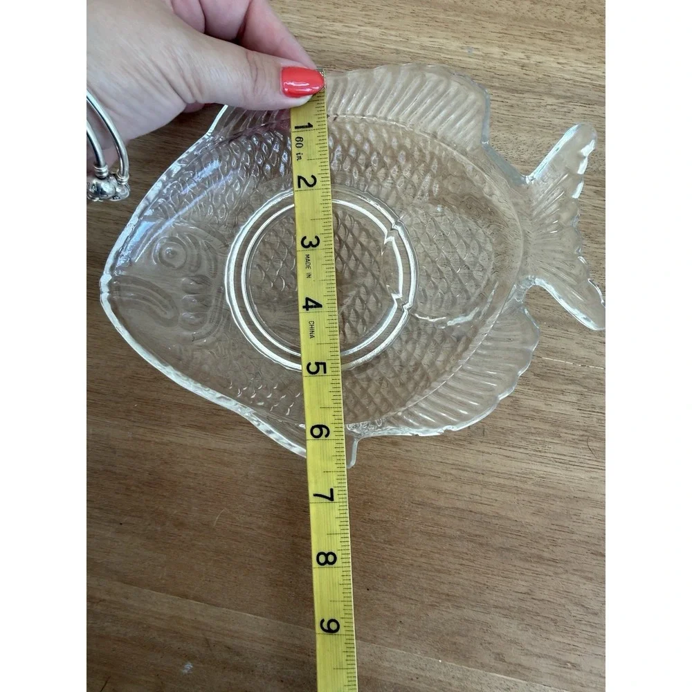 Set of 4 Vintage Glass Fish Plates‎ Clear Pressed Glass Serving Dishes Chipped